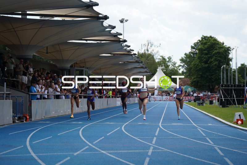 Sophie Thomas und Lily Bradley im 200m-Finale im Michael-Hoffmann-Stadion Mannheim