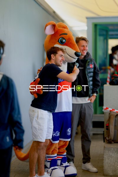 Maskottchen-Auftritt mit Moderator beim Leichtathletik-Meeting in Mannheim