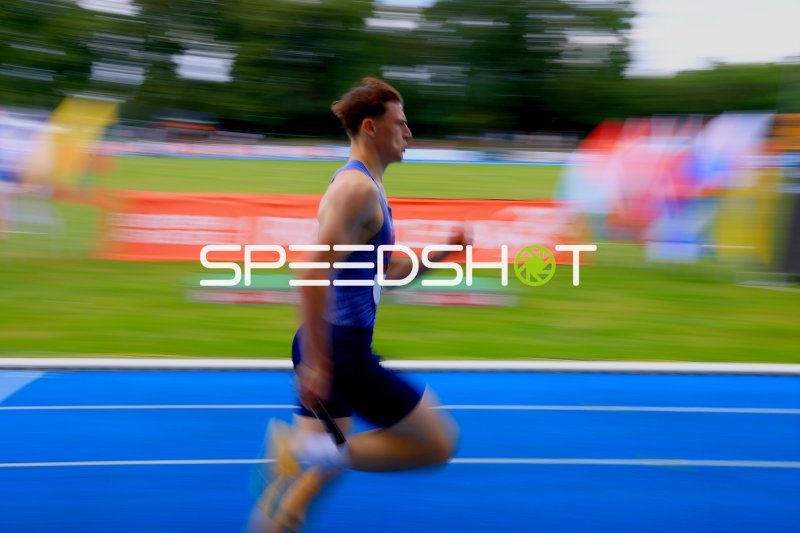 Sprinter beim Lauf im Michael-Hoffmann-Stadion Mannheim