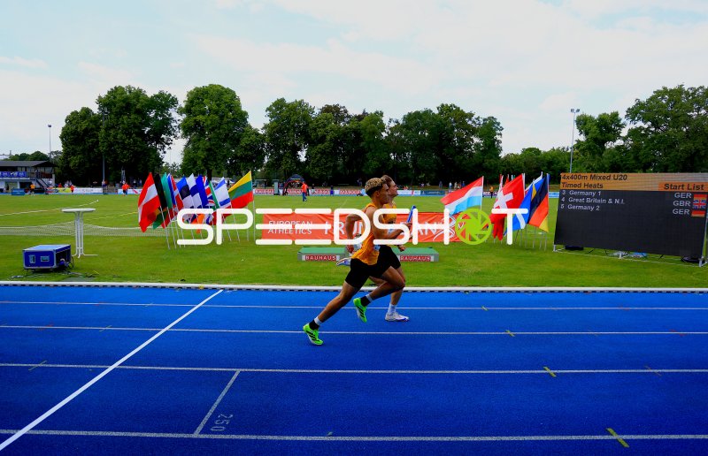 4x400m Mixed U20 Staffelübergabe beim European Athletics Meeting in Mannheim
