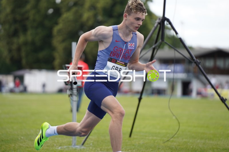 Great-Britain-Athlet beim 4x100m-Staffellauf in Mannheim
