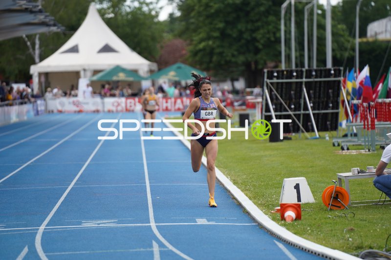 Athletin (GBR) beim Lauf im Michael-Hoffmann-Stadion Mannheim