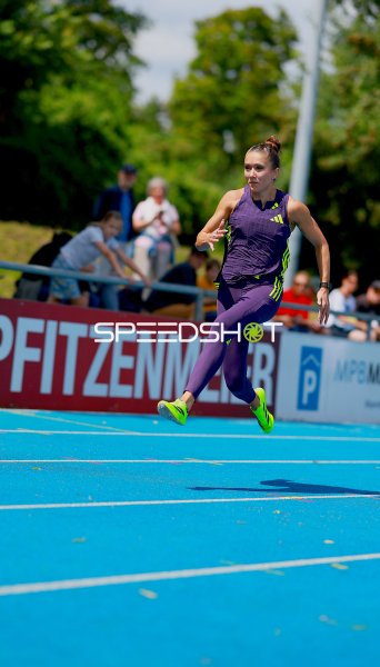 Sprinterin beim 400m-Lauf im Michael-Hoffmann-Stadion Mannheim