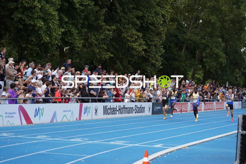Sprintfinale im Michael-Hoffmann-Stadion Mannheim vor vollem Publikum