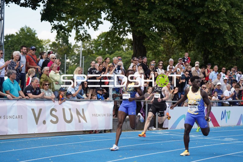 Elvis Afrifa beim 100m-Sprint im Michael-Hoffmann-Stadion Mannheim