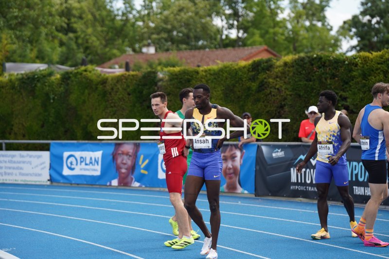 Malte Stangenberg und Elvis Afrifa vor dem Start im Michael-Hoffmann-Stadion Mannheim