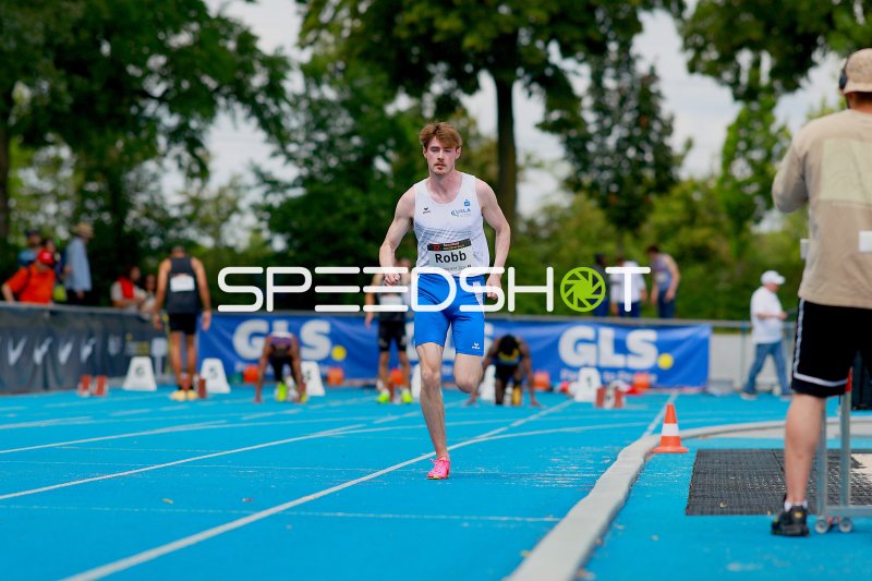 Joshua Robb (#14) beim 100m-Sprint im Michael-Hoffmann-Stadion Mannheim