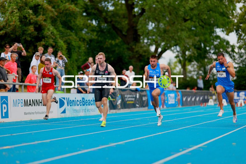 Robin Ganter (#6), Paul Erdle (#81), Almas Deniz (#459) und Ugo Kevin (#462) im 100m-Sprint