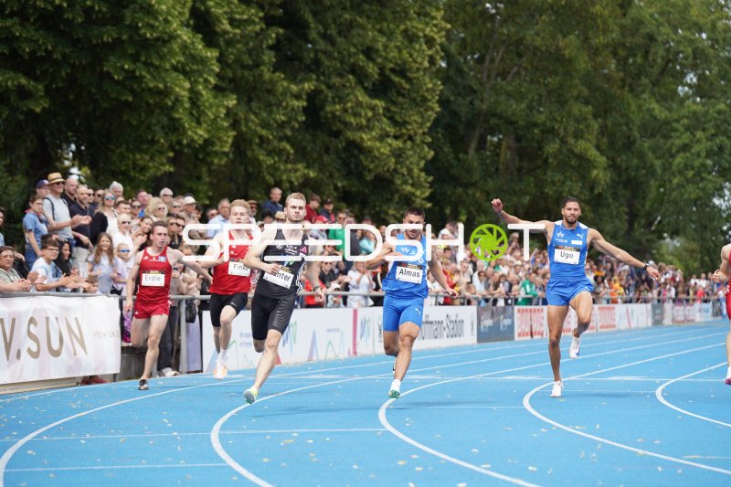 Almas Deniz, Ugo Kevin und Robin Ganter im 200m-Sprint beim Michael-Hoffmann-Stadion