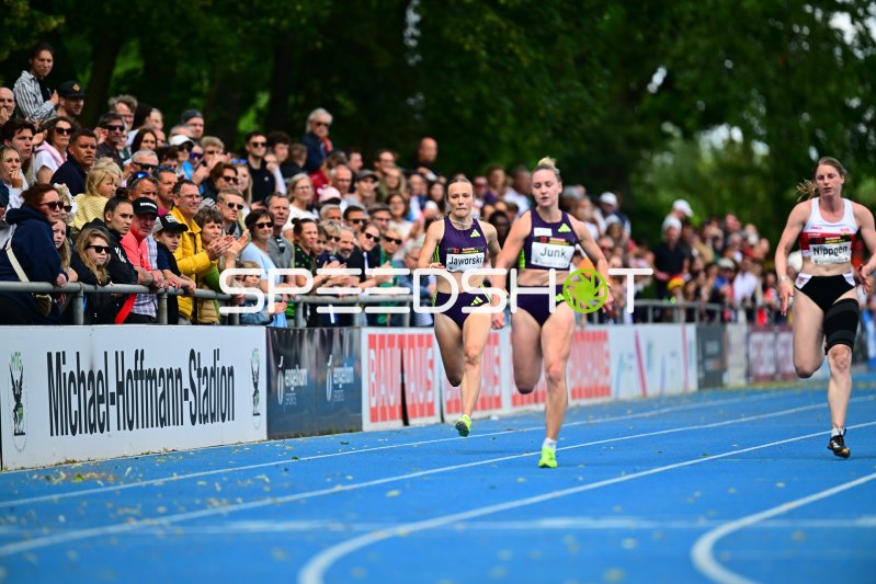 Nele Jaworski und Anna Knab im Sprint beim Michael-Hoffmann-Stadion Mannheim
