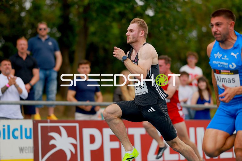 Robin Ganter und Almas Deniz im Sprintduell beim Meeting in Mannheim