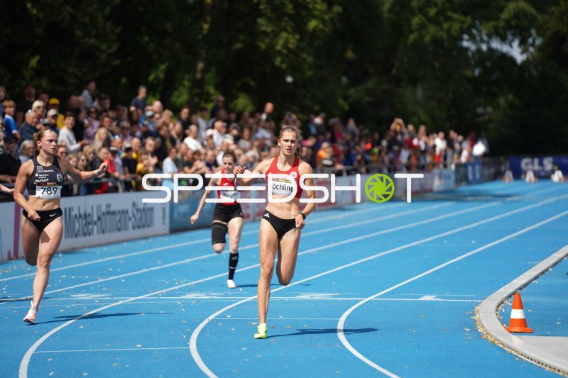 Finja Köchling beim 100m-Sprint im Michael-Hoffmann-Stadion Mannheim