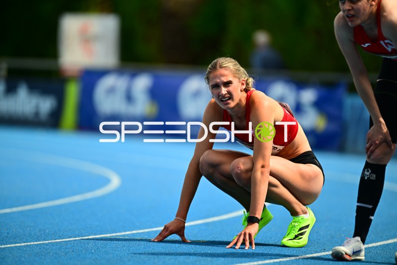 Finja Köchling beim Sprint im Michael-Hoffmann-Stadion Mannheim