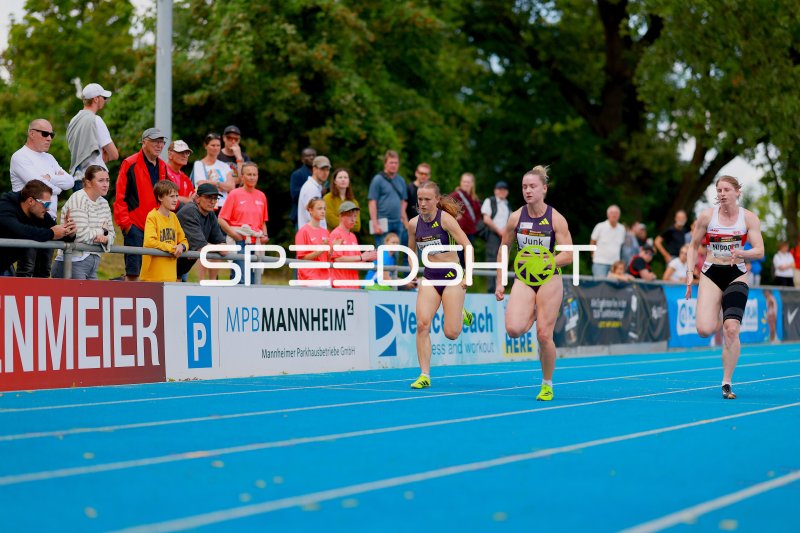 Nele Jaworski beim Sprint im Michael-Hoffmann-Stadion Mannheim