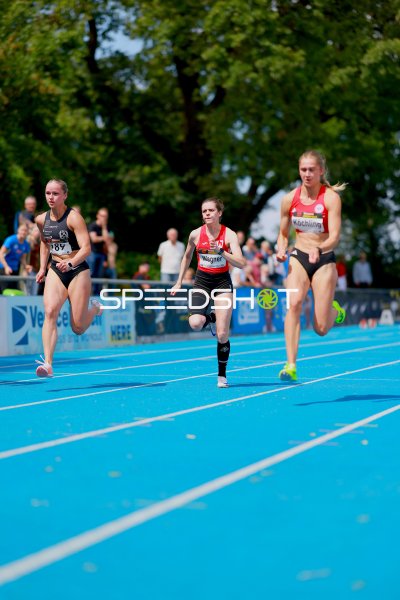Finja Köchling beim Sprint im Michael-Hoffmann-Stadion Mannheim