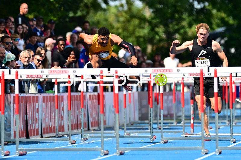 Timme Koster (#258) und Inoue beim 110m-Hürdenlauf in Mannheim