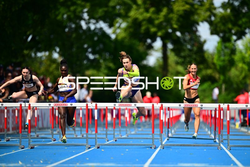 Hawa Jalloh und Marlene Meier (#396) im 100m-Hürdenlauf in Mannheim