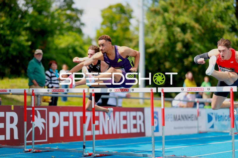 Manuel Mordi und Tim Eikermann beim 110m-Hürdenlauf in Mannheim