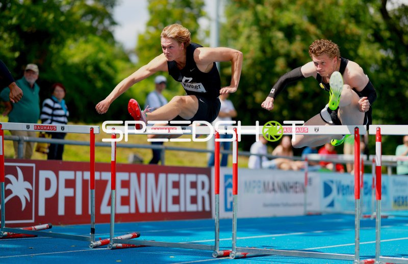 Timme Koster (#258) beim 110m-Hürdenlauf im Michael-Hoffmann-Stadion Mannheim