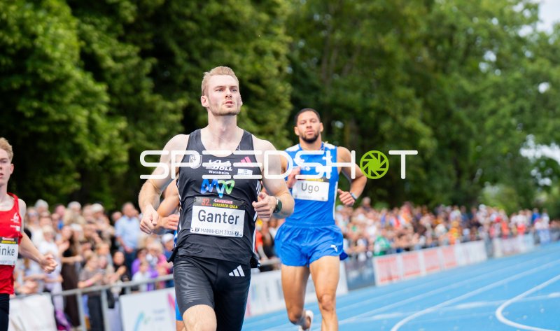 Robin Ganter (#6) führt beim Sprint im Michael-Hoffmann-Stadion Mannheim