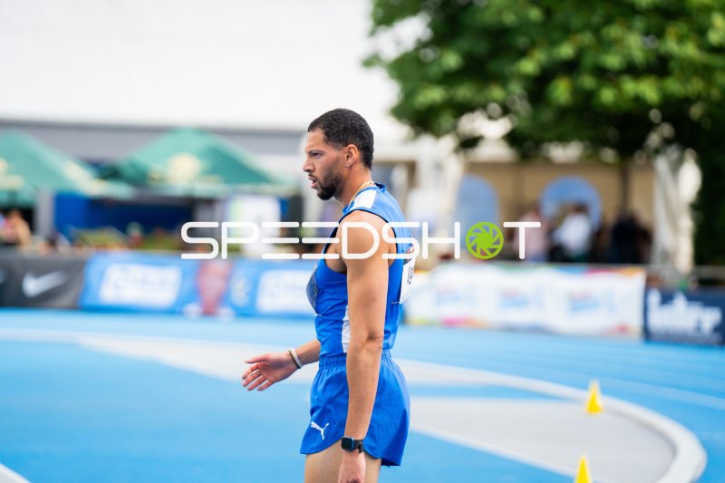 Athlet auf der Tartanbahn beim Leichtathletik-Meeting in Mannheim
