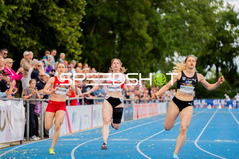 Lisa Nippgen und Sina Kammerschmitt im Sprintfinale beim Mannheim-Gala