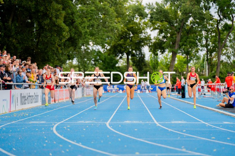 Rebekka Haase, Sina Kammerschmitt und Finja Köchling im Sprintfinale in Mannheim