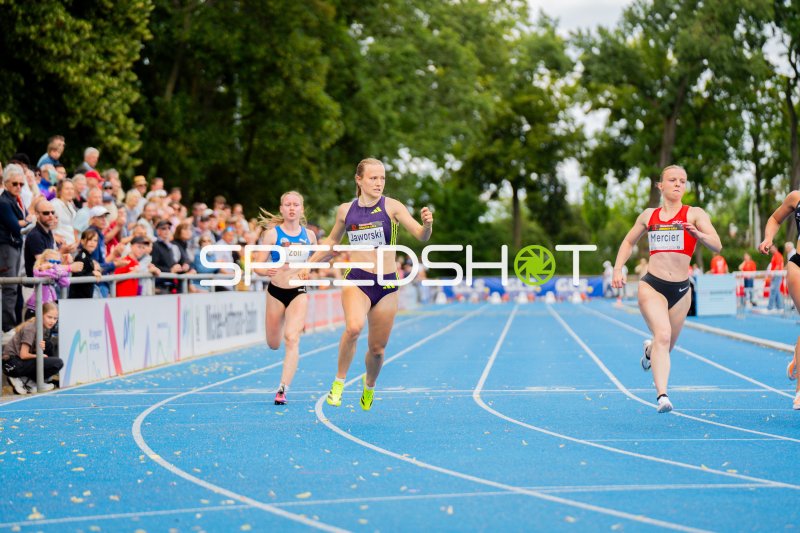 Nele Jaworski beim Sprint im Michael-Hoffmann-Stadion Mannheim