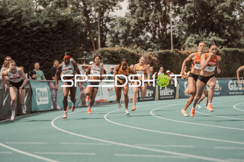 Nell Desir (Great Britain) beim 4x100m-Staffelwechsel in Mannheim