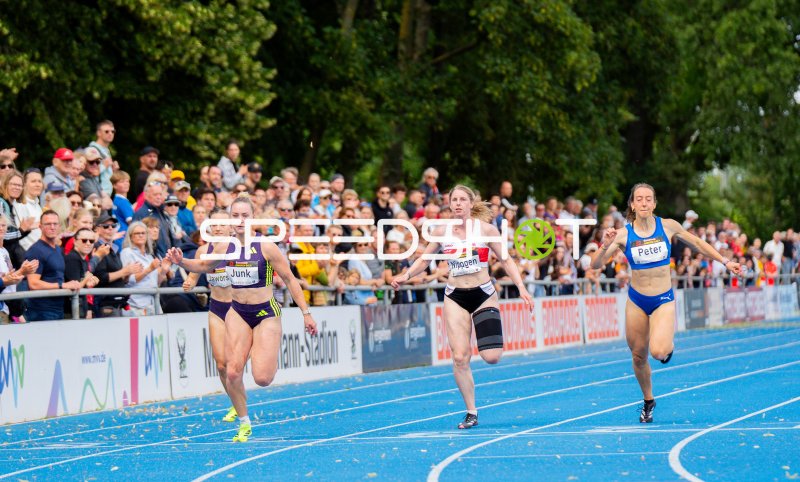 Lisa Nippgen, Daria Peter und Nele Jaworski im Sprint-Finale