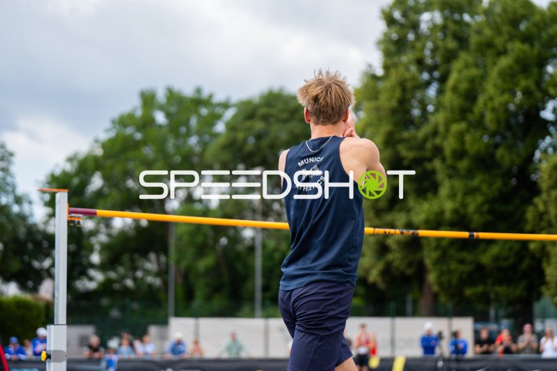 Munich Athletics Athlet beim Hochsprung im Michael-Hoffmann-Stadion Mannheim