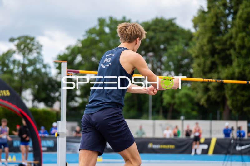 Munich Athletics Athlet beim Hochsprung im Michael-Hoffmann-Stadion Mannheim