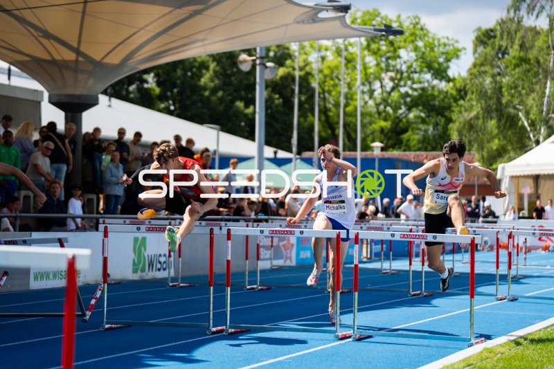 Paul Sarens (#125) und Matej Michalko (#350) beim 110m Hürdenlauf in Mannheim
