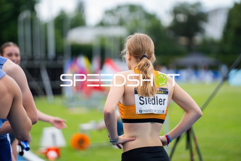 Athletin Siedler (#48) beim Leichtathletik-Meeting in Mannheim