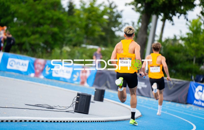 Liam Atwani (#411) beim 4x100m-Staffellauf in Mannheim