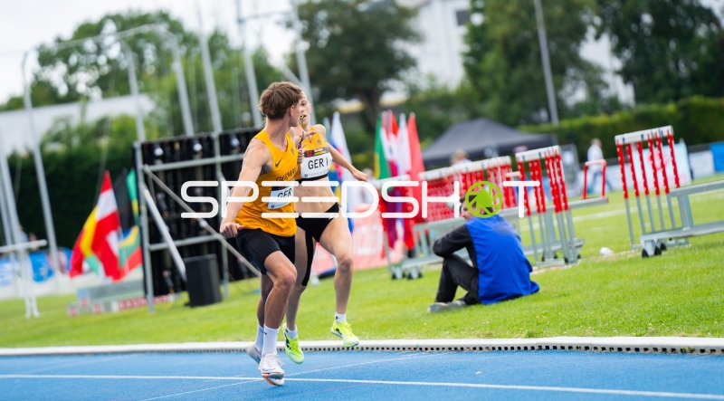 Staffelübergabe beim 4x100m-Lauf für Deutschland im Michael-Hoffmann-Stadion