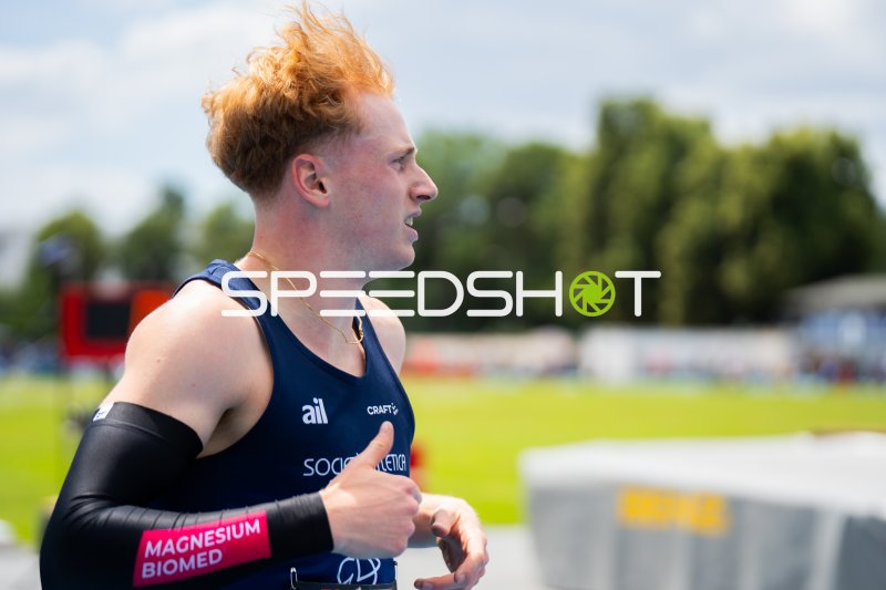 Athlet beim Sprint im Michael-Hoffmann-Stadion Mannheim