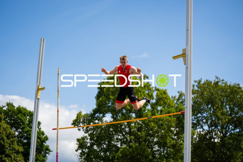 Stabhochsprung im Michael-Hoffmann-Stadion Mannheim