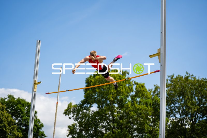 Stabhochsprung im Michael-Hoffmann-Stadion Mannheim