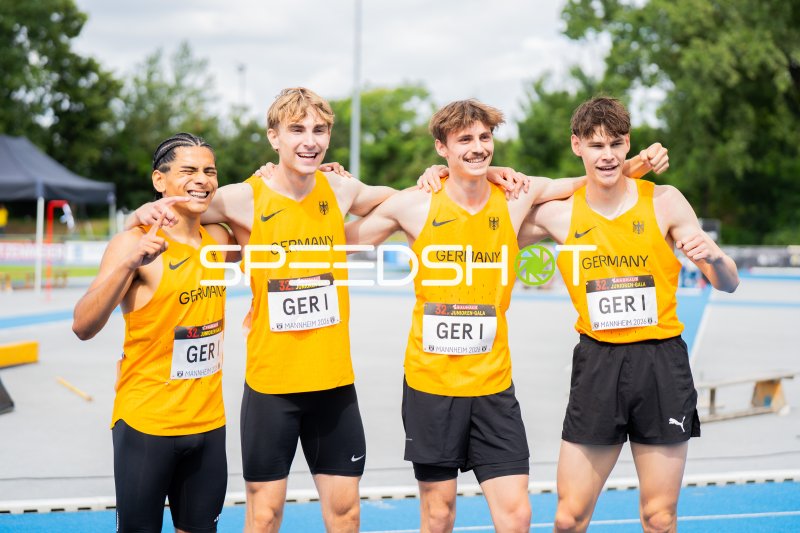 Nikolas Raeth und Tjark Schult feiern mit deutschem 4x100m-Staffelteam in Mannheim