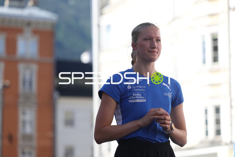 Helena Börner beim Weitsprung-Wettkampf in Innsbruck