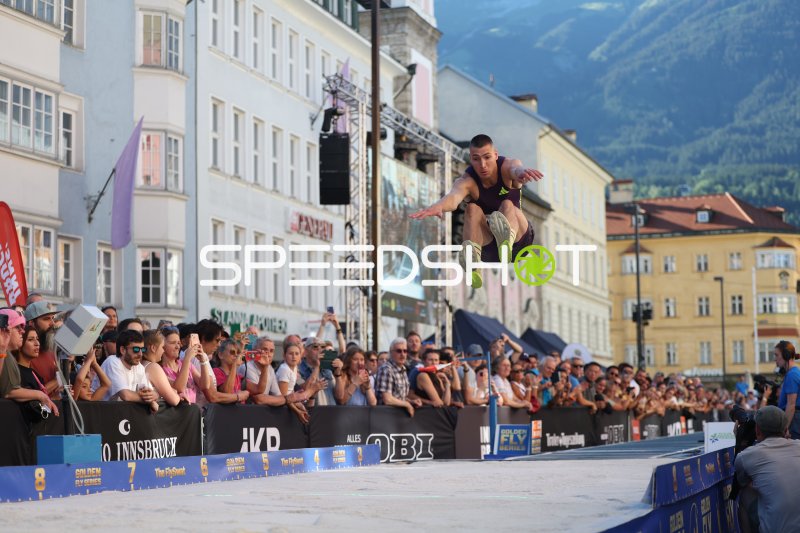 Weitsprung-Athlet beim Golden Fly Series Meeting in Innsbruck