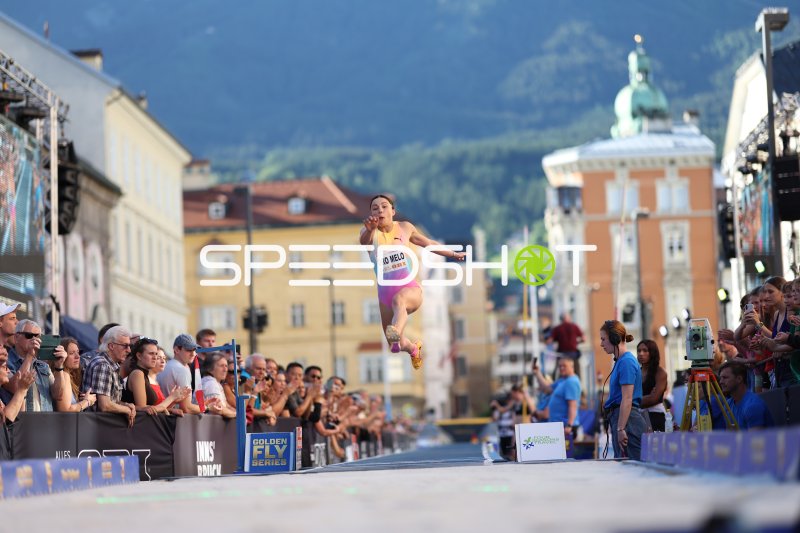 Leticia Oro Melo beim Weitsprung der Frauen in Innsbruck