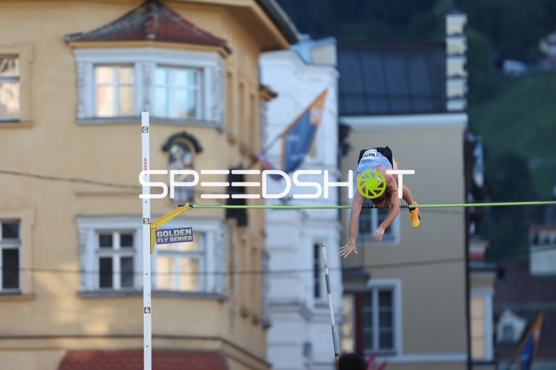 Carson Cody Waters beim Stabhochsprung in Innsbruck – Golden Fly Series