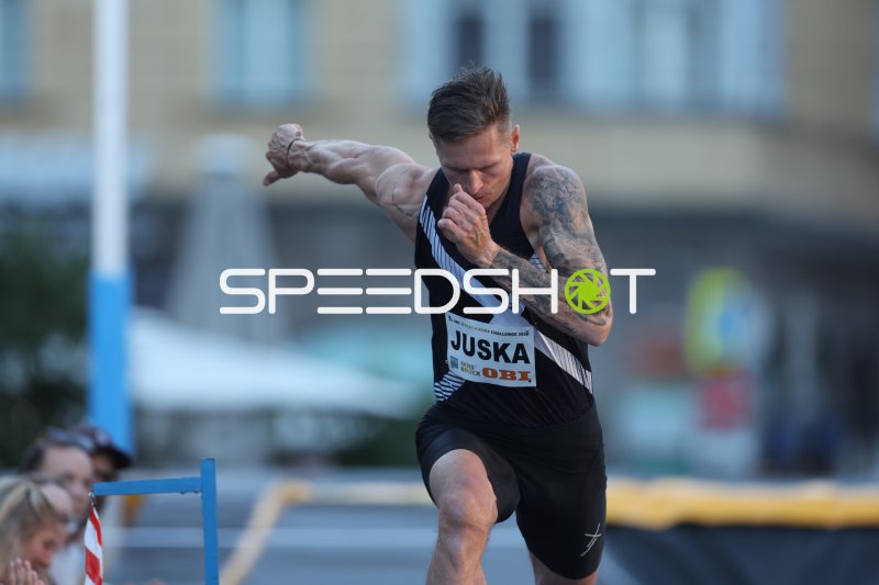 Radek Juška beim Weitsprung beim Int. Golden Roof Challenge 2026 in Innsbruck