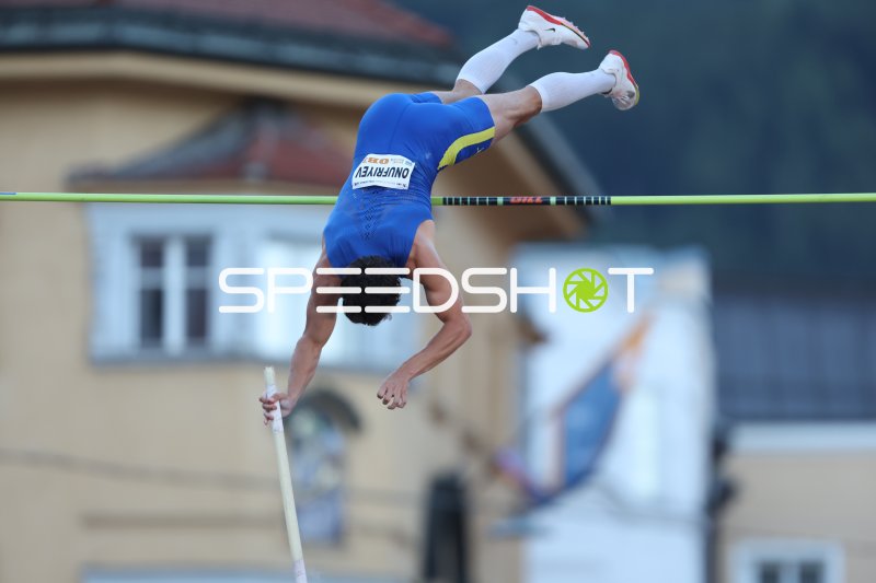 Oleksandr Onufriyev beim Stabhochsprung in Innsbruck