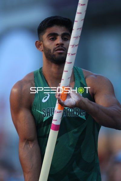 Hussain Asim Al Hizam beim Stabhochsprung in Innsbruck