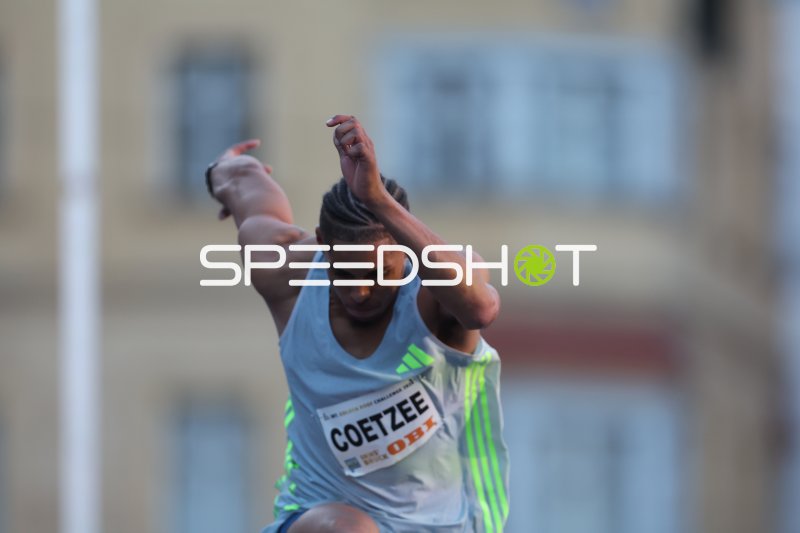Chenoult Lionel Coetzee beim Weitsprung in Innsbruck