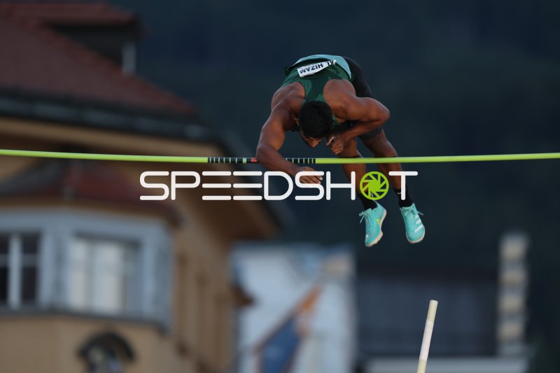 Hussain Asim Al Hizam beim Stabhochsprung in Innsbruck