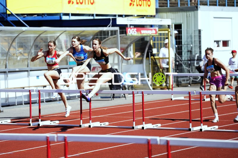 May-Britt Ahlers (#275) und Nina Heumann beim 100m-Hürdenlauf in Koblenz